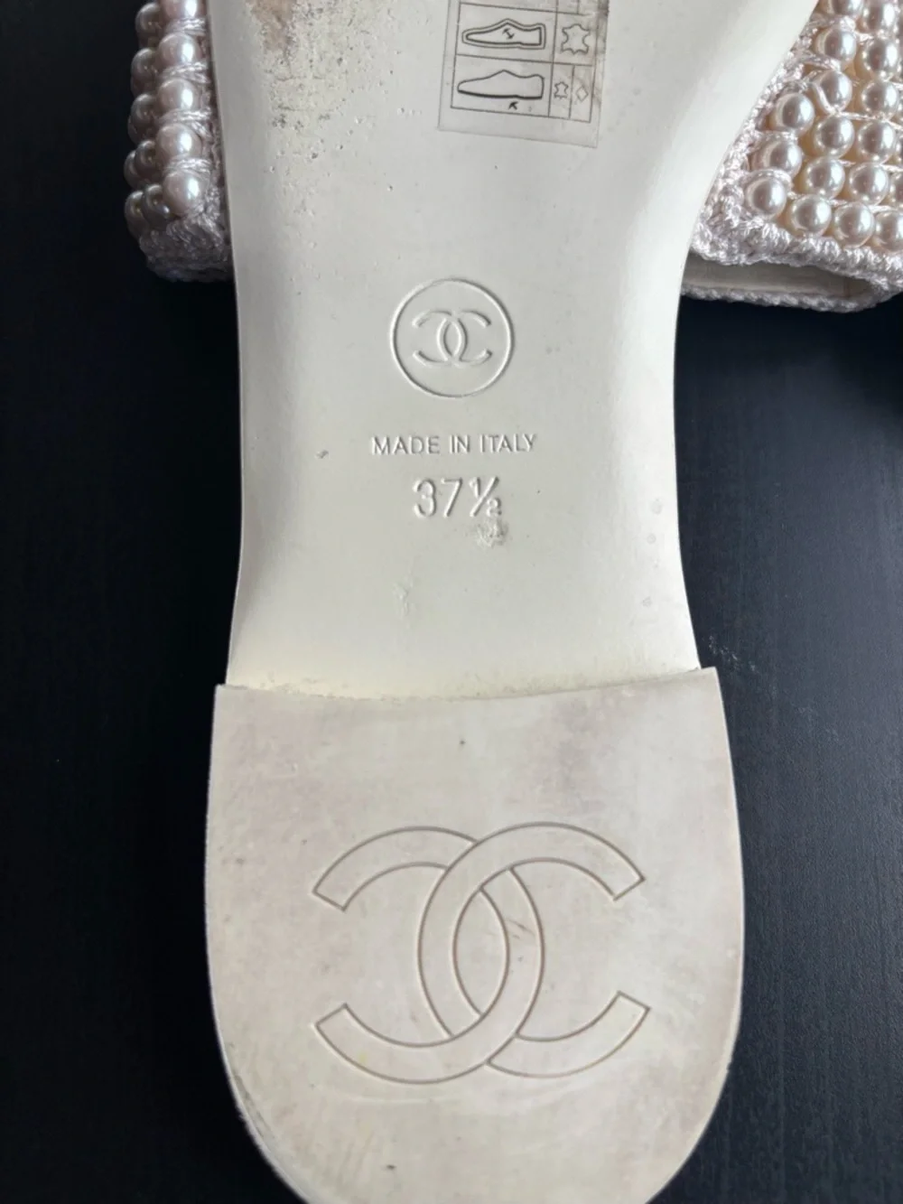 EUC Chanel 2025 CC Logo Interlocking Pearl Slides Size 37.5